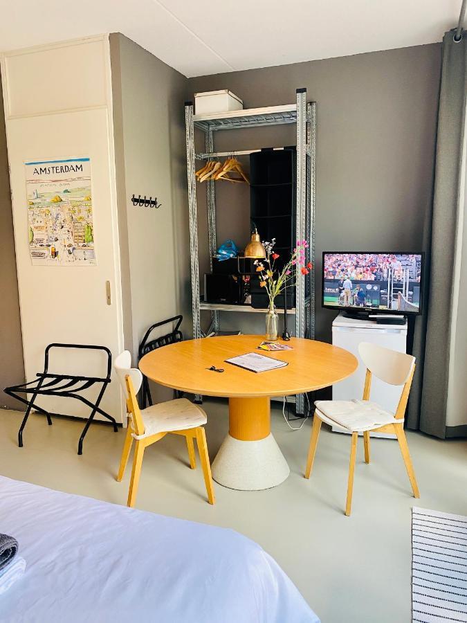 Private Studio With Free Car Parking Амстердам Экстерьер фото
